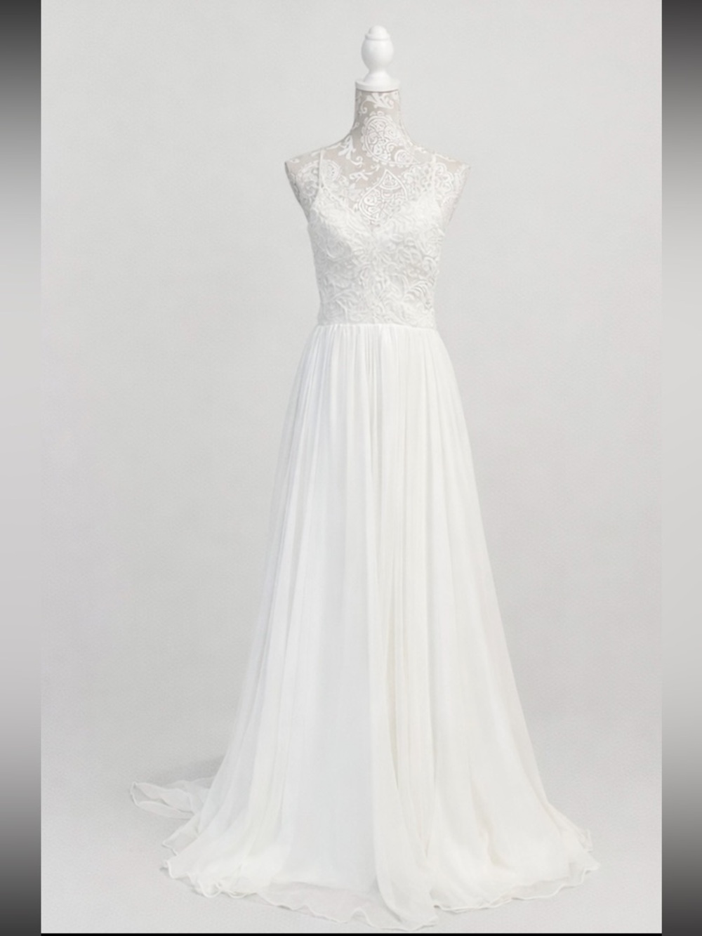 Truvelle Beaded Wedding Gown Size 14 Ivory Boho Lace Dress 30” waist - Like New